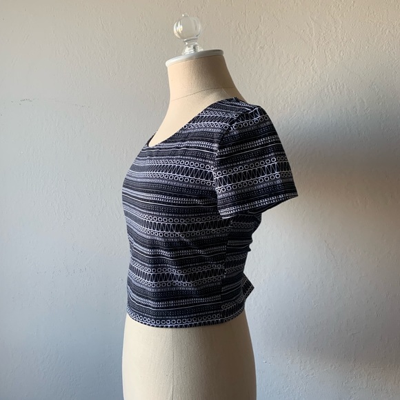 H&M Crop Top - Picture 2 of 4